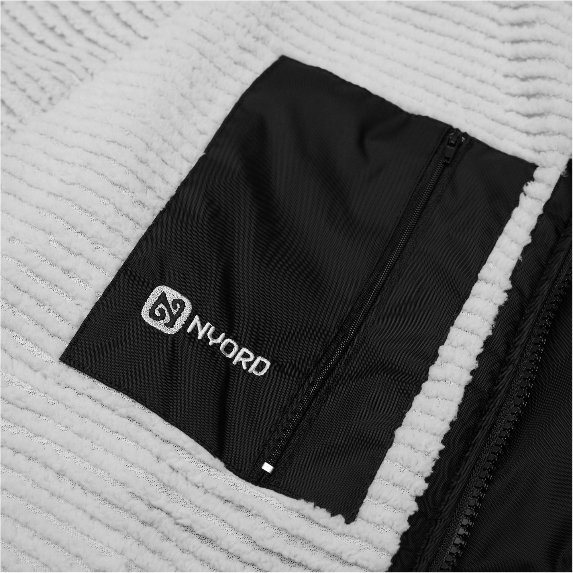 2025 Nyord Primaloft Outdoor Changing Robe ACC0005 - Black / Grey